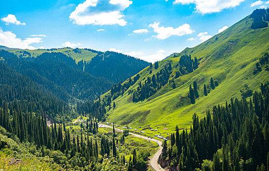 新疆伊昭公路沿线景观