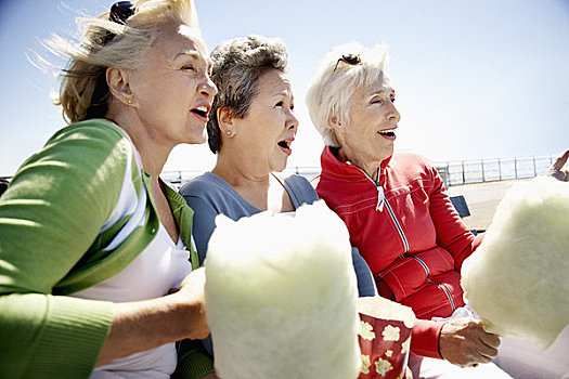 女人,吃,棉花糖,圣莫尼卡码头,加利福尼亚,美国