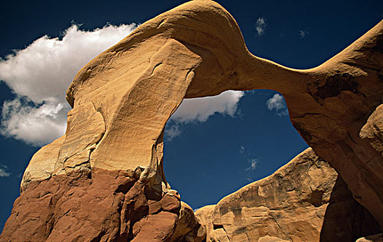 仰视,岩石构造,拱形,大阶梯-埃斯卡兰特国家保护区,犹他,美国