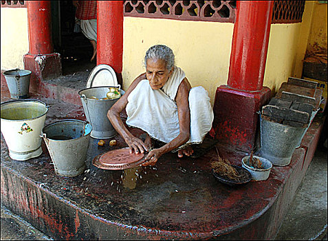 老太太,印度,洗碗,背影,家,城市,孟加拉,七月,2008年