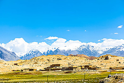 新疆公格尔九别峰美景