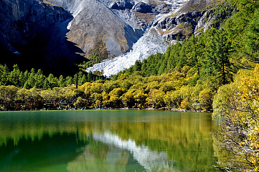 湖光山色