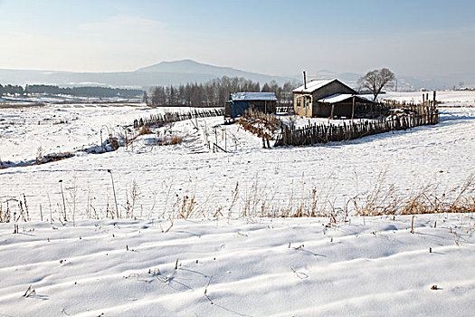 东北吉林省敦化市两江镇农村雪景