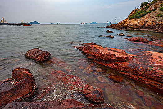 海岸线的岩石