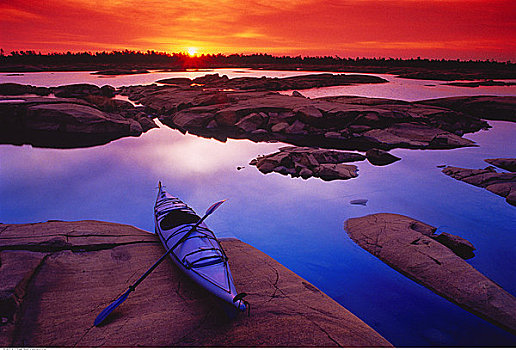 皮筏艇,岩石上,日出,头部,岛屿,30多岁,乔治亚湾,安大略省,加拿大