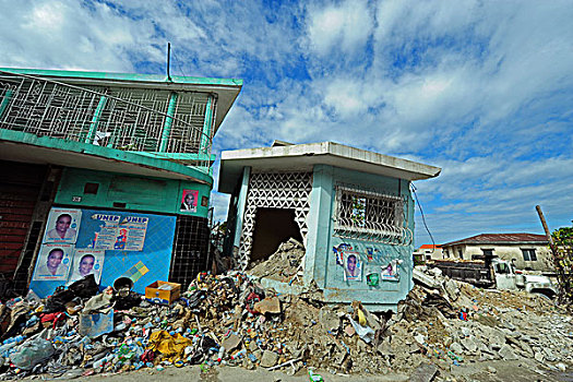 haiti,port,au,prince,destroyed,house,by,earthquake