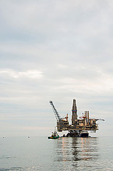 石油钻机,海中