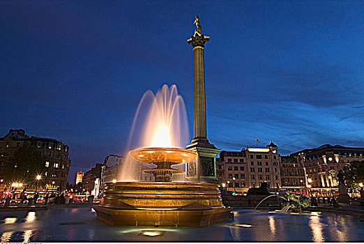 纳尔逊纪念柱,喷泉,特拉法尔加广场,伦敦,英格兰