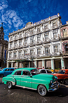 老爷车,正面,酒店,哈瓦那旧城,哈瓦那,古巴
