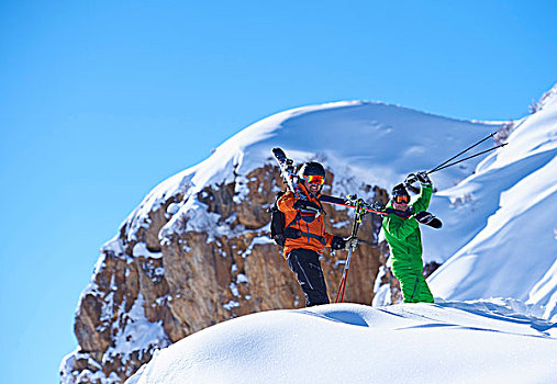 两个,男性,滑雪,向上,积雪,山脊,白杨,科罗拉多,美国