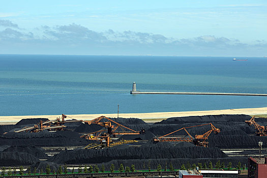 蓝天白云下的海龙湾惹人醉,1882米金沙滩成为新风景