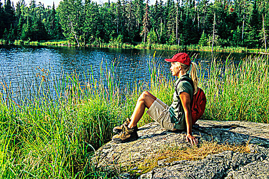青少年,远足,湖,怀特雪尔省立公园,曼尼托巴,加拿大