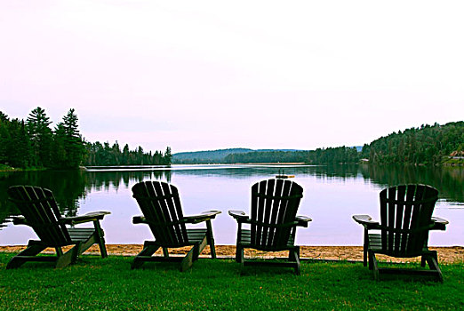 四个,木质,宽木躺椅,岸边,漂亮,湖,黄昏
