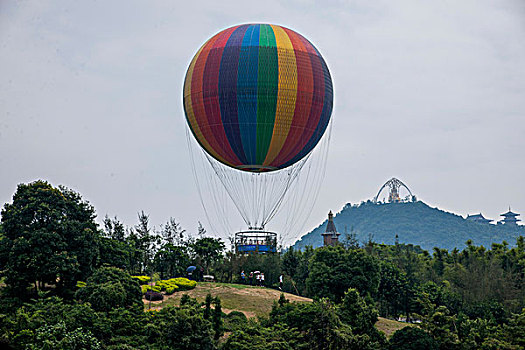 广东省深圳市大梅沙东部华侨城茶溪谷氦气球