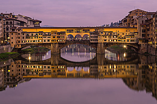 维奇奥桥,上方,阿诺河,对称,倒影,黃昏,佛罗伦萨,托斯卡纳,意大利,欧洲