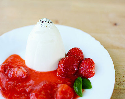 草莓,意大利布丁