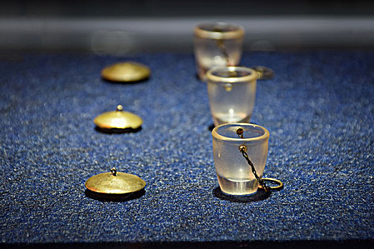 契丹文物展系链水晶杯