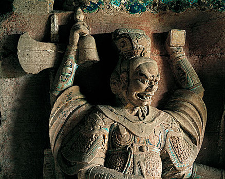 重庆大足石门山第10号三皇洞窟左壁护法神像特写