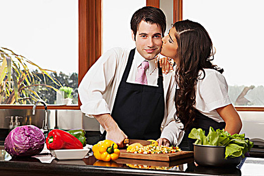 男人,做饭,妻子,吻