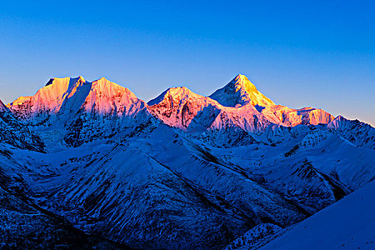 日照金山