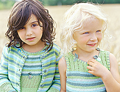 肖像,两个小女孩