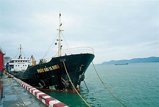 广西防城港市深水港口船