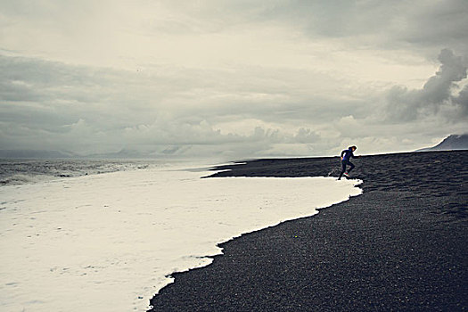 女人,跑,潮汐,黑色背景,海滩,冰岛