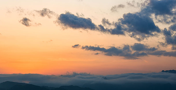 山区风景图