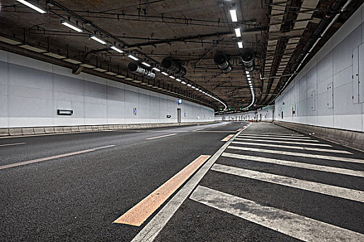 modernhighwaytunnelunderpass