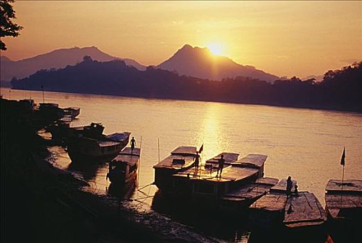 老挝,琅勃拉邦,湄公河,日落