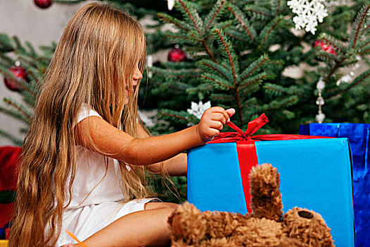 可爱,孩子,泰迪熊,玩具,发现,圣诞礼物,早晨,安静,睡衣,打开