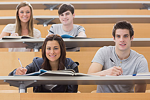 学生,坐,书桌,微笑,演讲厅