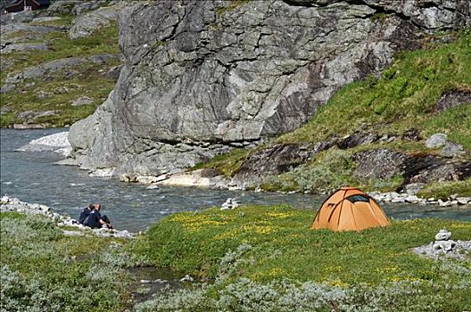 露营者,坐,旁侧,帐蓬,挪威,斯堪的纳维亚
