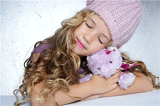 冬季时尚,帽,小女孩,搂抱,泰迪熊,微笑