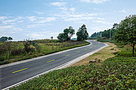 重庆市著名旅游风景区铁山坪公路