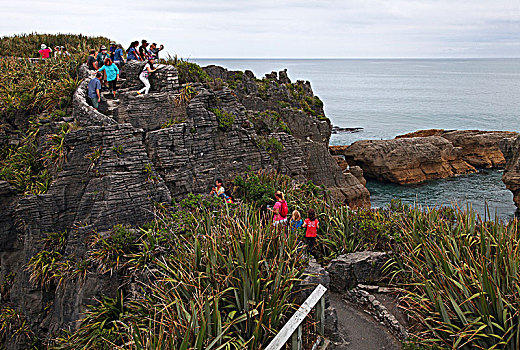 新西兰薄饼岩pancakerocks,新西兰千层饼岩石公园