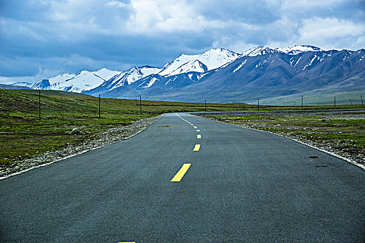 雪山草原公路