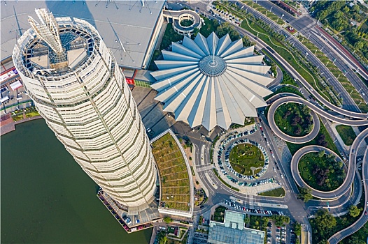 航拍河南省郑州市郑东新区cbd湖畔,大玉米,千玺广场,中原高楼