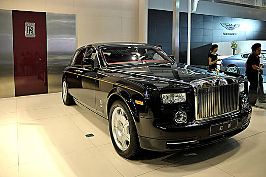 2012年度重庆国际汽车展上展示的劳斯莱斯汽车