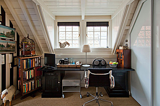 书桌,经典,旋轴,椅子,小,物品,家具,靠近,书架,阁楼,房间