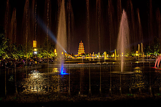 西安大雁塔北广场音乐喷泉夜景