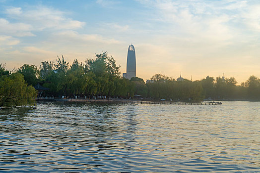 济南大明湖晚霞