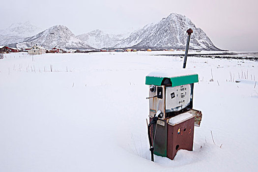 老,油泵,雪中,遮盖,风景,罗浮敦群岛,挪威