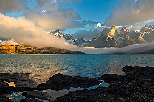 早晨,拉哥裴赫湖,托雷德裴恩国家公园,巴塔哥尼亚,智利,南美