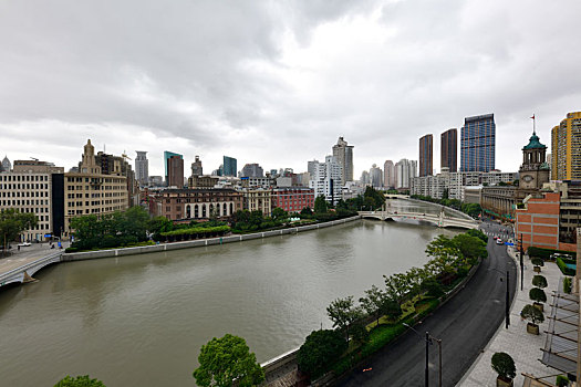 城市建筑河流