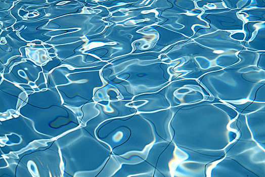 水面,亮光,倒影,水,移动,波状,阳光,图案,建筑,彩色,蓝色,水池,夏天,晴朗,度假,休闲,概念,降温,湿,酷