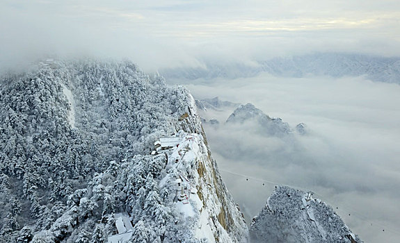 雪后华山宛如画