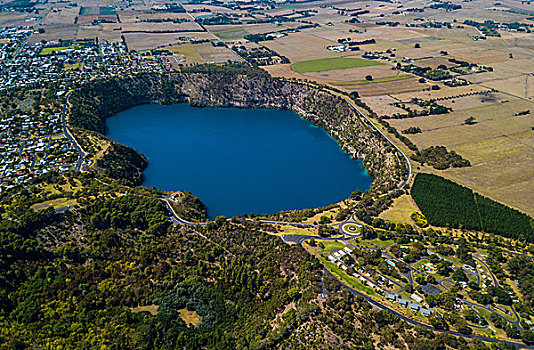 澳大利亚甘比尔山火山湖