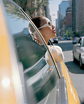 女人,探出,出租车,窗户,纽约,美国