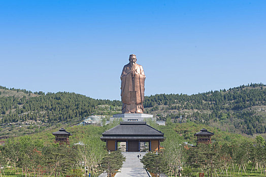 曲阜,尼山,孔子像